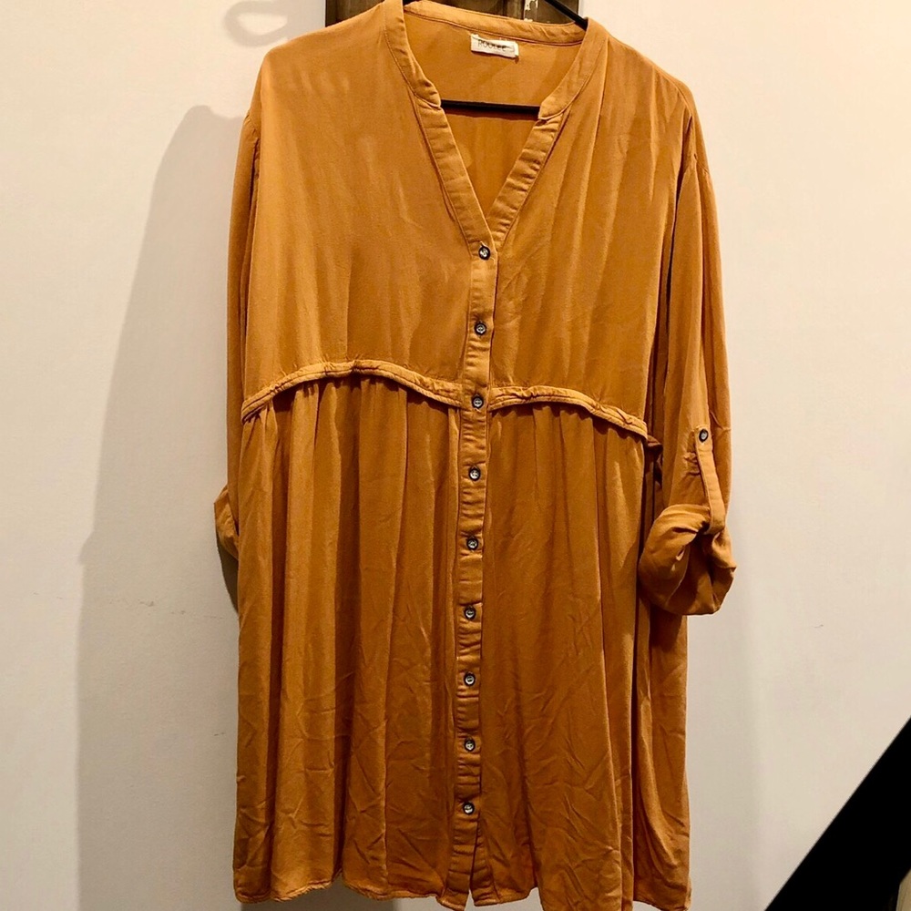 Long sleeved (roll up) button down dress
